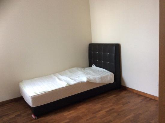 Queens (D3), Condominium #105250802